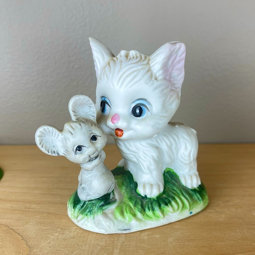 VINTAGE CERAMIC CAT FIGURINE